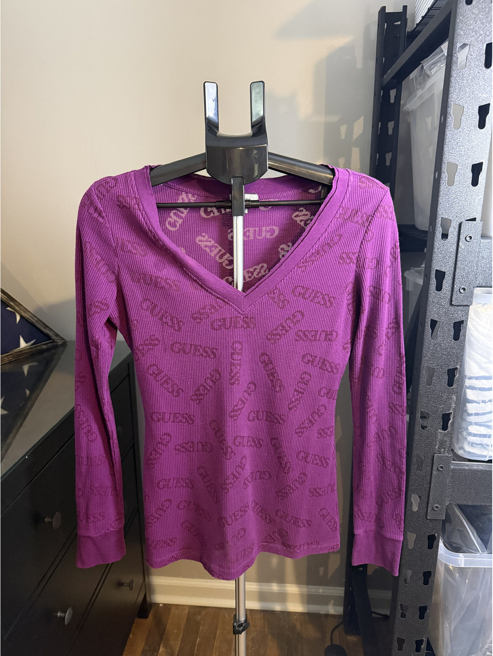 Guess XL Purple Magenta Allover Logo Thermal V Neck Long Sleeve Y2K Top